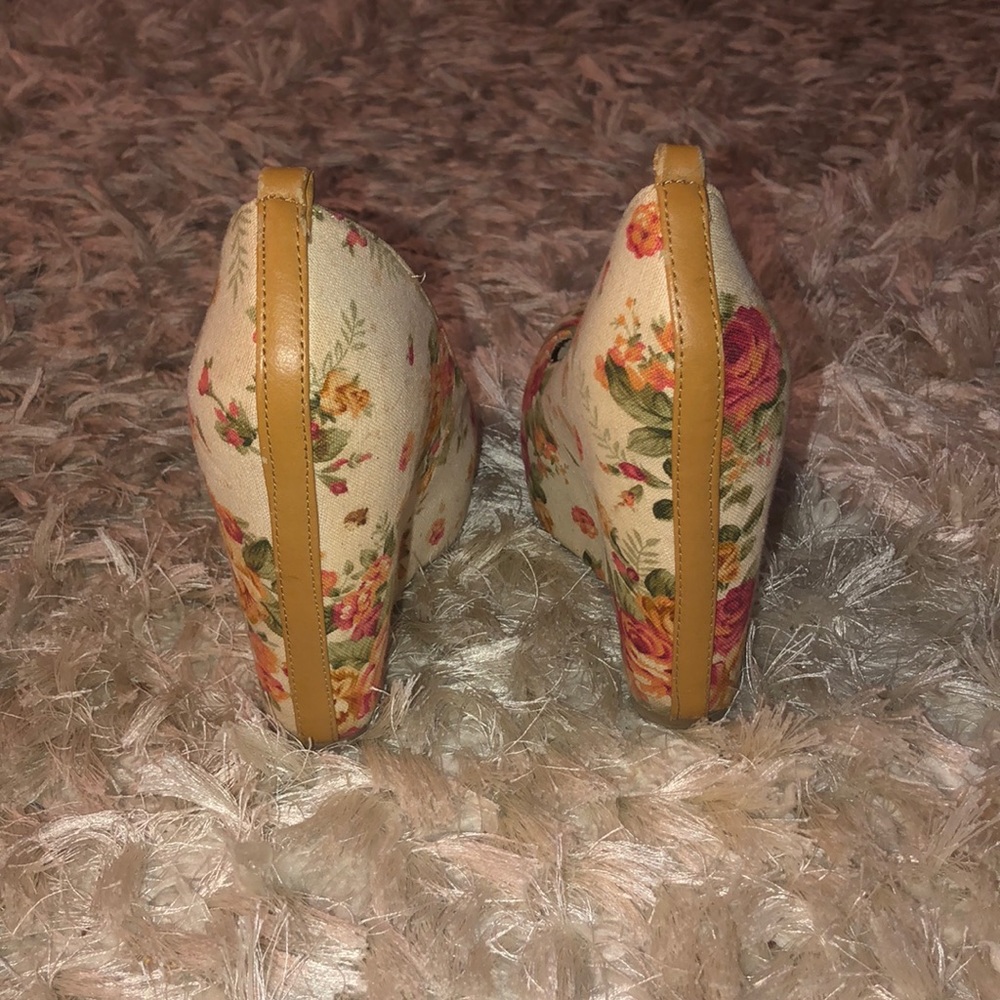 Platform shoes - Picture 3 of 3
